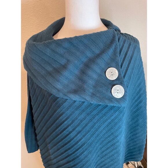 Le Moda Hunter Green Button Accent Collar Poncho - Picture 4 of 6